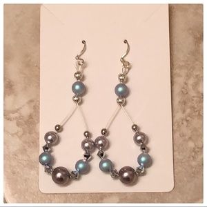 💕Beautiful handmade pearl & Crystal Earrings💕